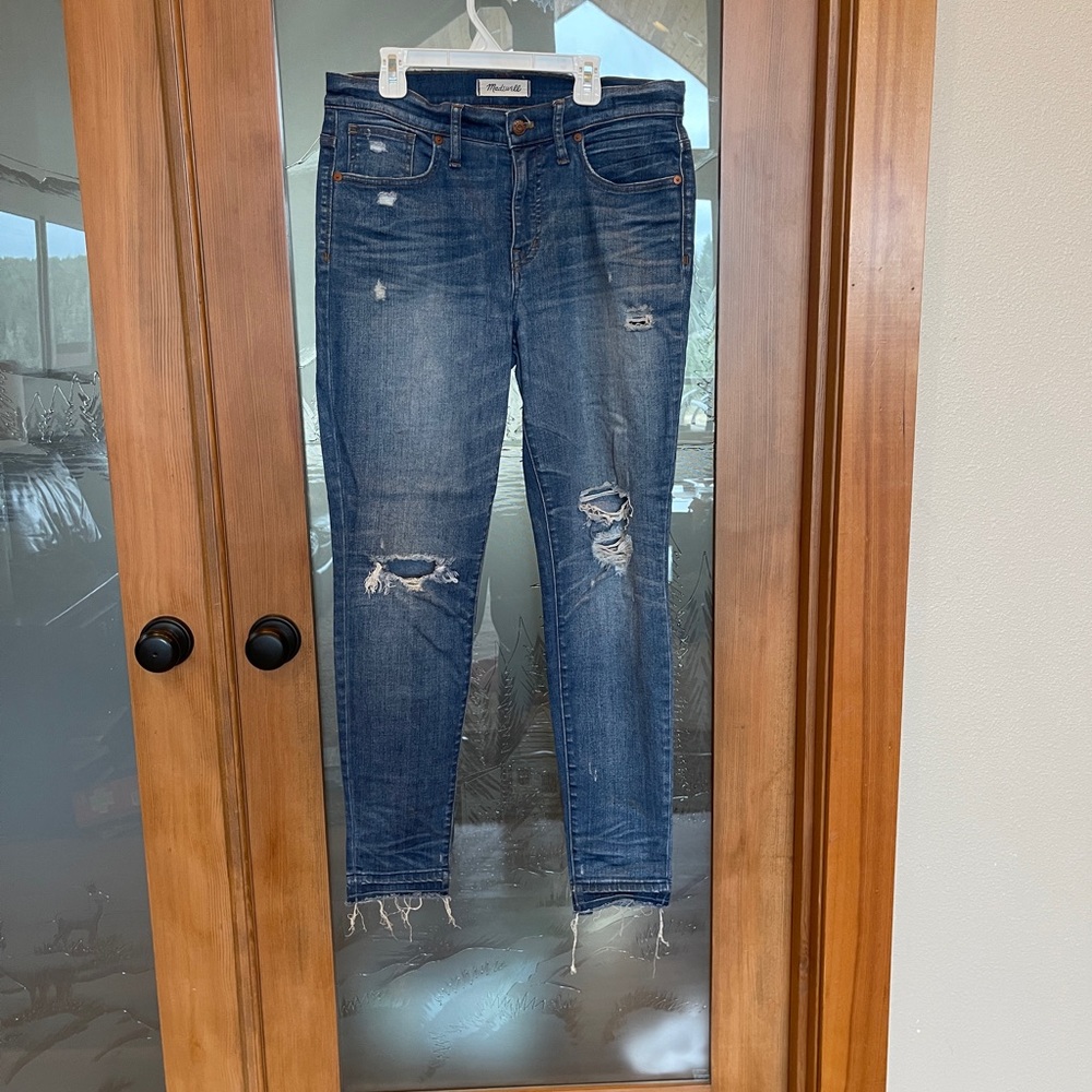 Madewell 9” High Rise Skinny. Size 29. Inseam 28.5.